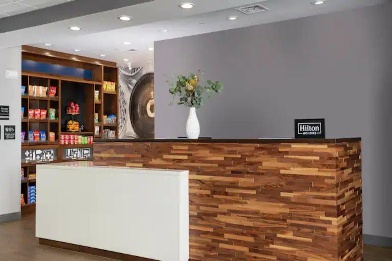 Hampton Inn Pinellas Park St Petersburg, Fl Экстерьер фото